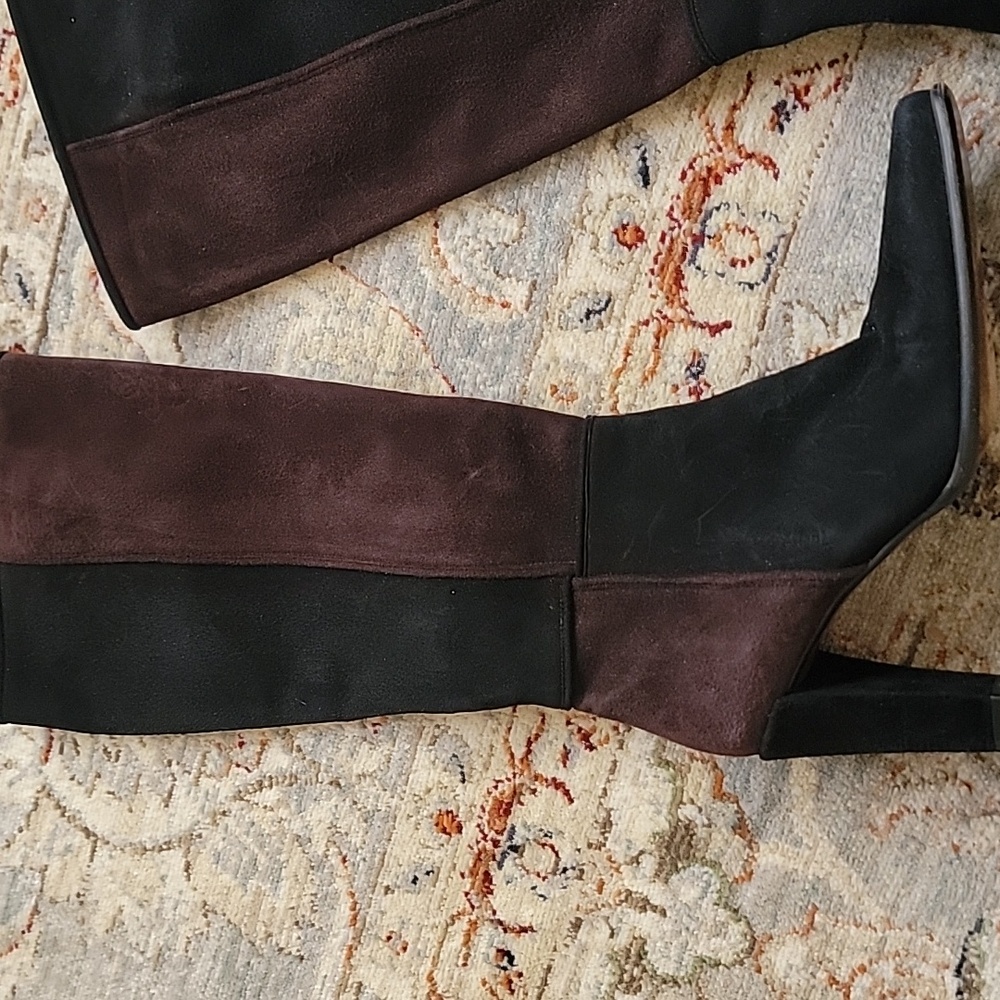 Stuart WEITZMAN geometric Suede Boots. - Picture 2 of 10